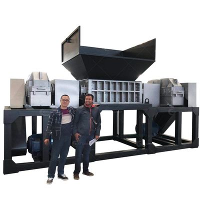 3300KG Double Shaft Scartatore di rifiuti tessili per lo smantellamento dei tessuti Specificativi del cliente