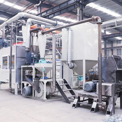 200-1000 kg/h Capacità Stand Up Laminated Bags Recycling Machine con 2500 kg di peso