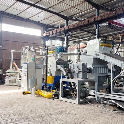 Gruppo tecnologico avanzato sistema di riciclaggio per pannelli solari