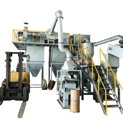 Macchina per il riciclo dei moduli delle batterie al litio