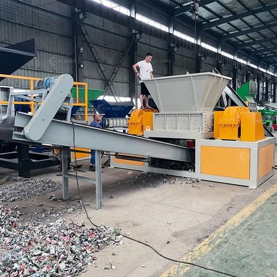 Lavorazione di macchine per la produzione di materie plastiche