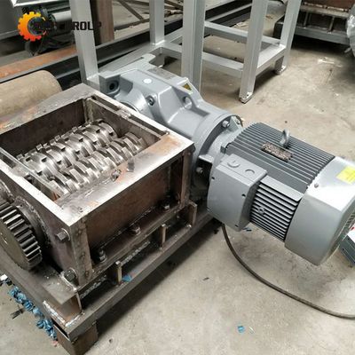 Macchina di triturazione di carta usata compatta con 380V / 50Hz di tensione e 1200 * 600 * 1000mm di dimensione