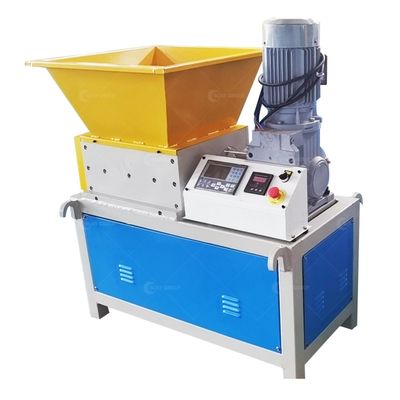 Progettazione compatta 380V/50Hz Voltage Mini Double Shaft Shredder per la produzione su piccola scala