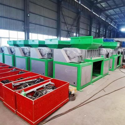 Requisiti del cliente soddisfatto Double Shaft Shredder per bottiglia di plastica per animali domestici e rottami metallici