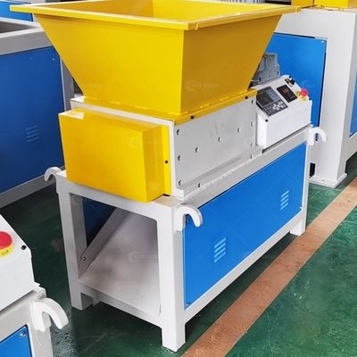 800-5000 kg/h Capacità Piccola triturazione a doppio albero per la carta per soddisfare le esigenze del cliente